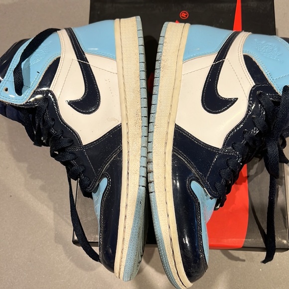 Authentic Jordan 1 Retro High UNC Patent (W) - Picture 5 of 7